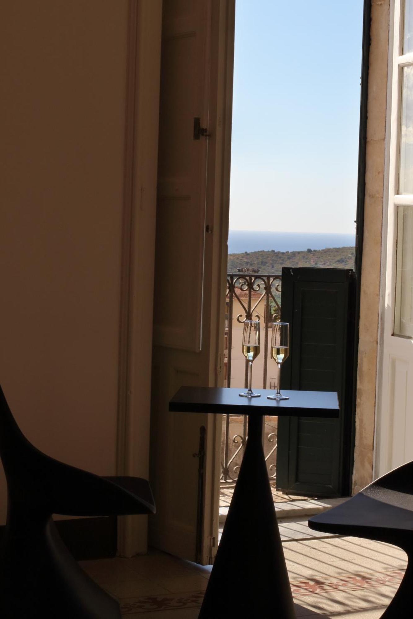 Melodia3 Suites Noto Rom bilde